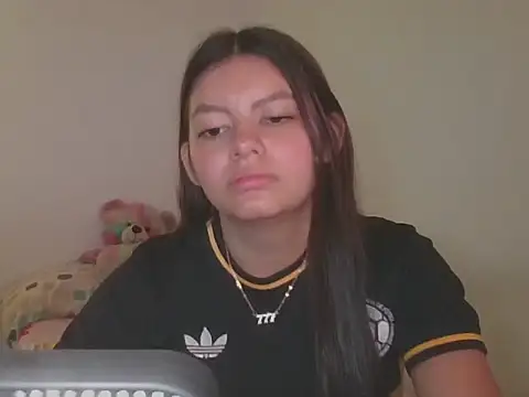 sophie andradee  online show from June 23, 9:02 pm