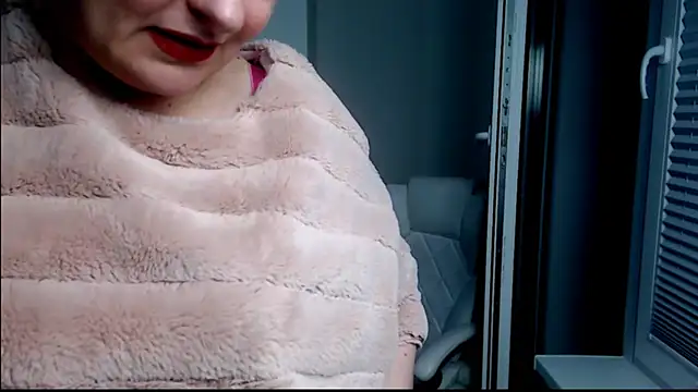 ScarlettReed online show from October 15, 4:59 am