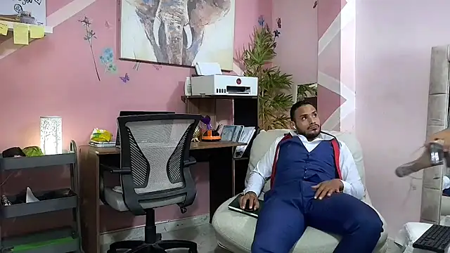 Pineappleflipped online show from July 16, 3:44 am