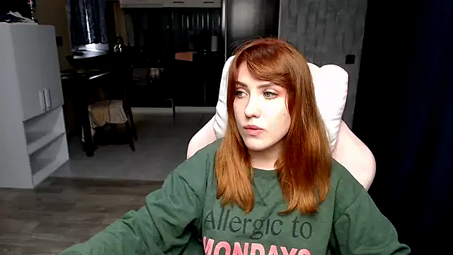 Reginasmilee online show from October 8, 11:25 am