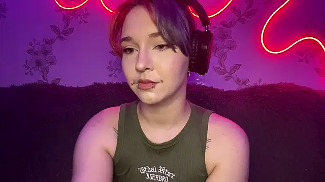 LILLYWYS online show from June 24, 5:12 pm