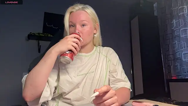 JoleneDorow online show from July 6, 1:55 am