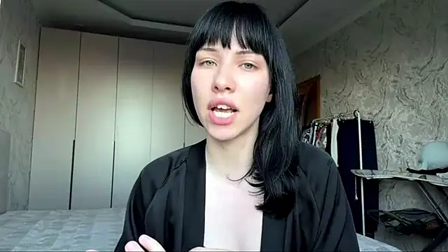 DomenicaLowe online show from July 7, 3:26 pm