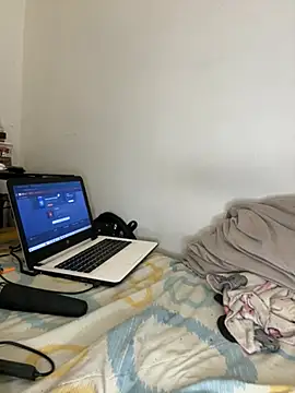 Strawberrymuffin  online show from July 10, 2:28 pm