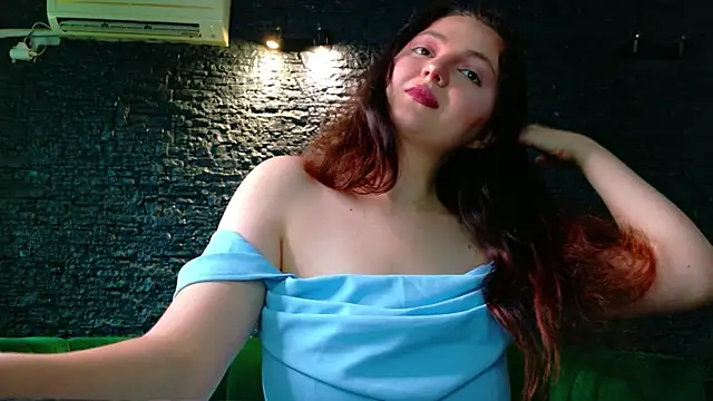 SiennaBreeze online show from July 22, 11:22 am
