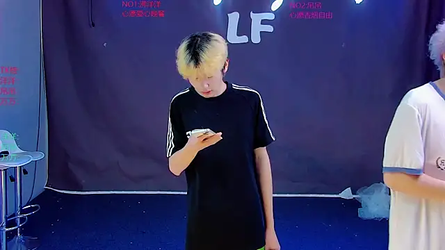 LF-boy online show from July 15, 3:50 pm