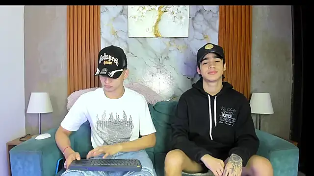 GOLDEN BOSS online show from July 22, 1:12 pm