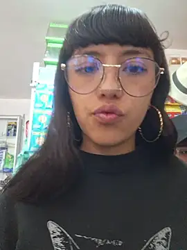 Cute hollywood1 online show from August 9, 2:09 pm