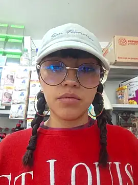 Cute hollywood1 online show from August 8, 2:47 pm