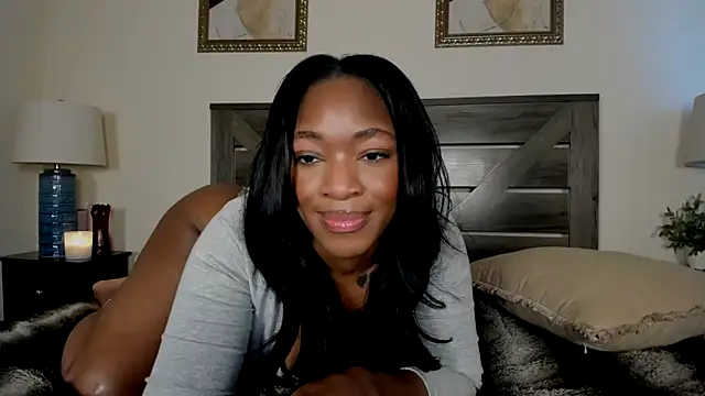 nicolesolace online show from June 5, 9:32 pm