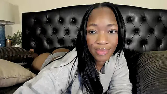 Snapshot of nicolesolace chatting on October 8, 1:10 am nicolesolace online show from October 8, 1:10 am