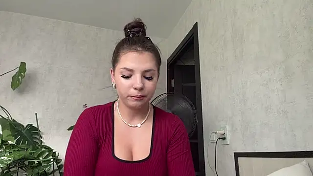 VernitaGruenhagen online show from August 3, 12:11 pm