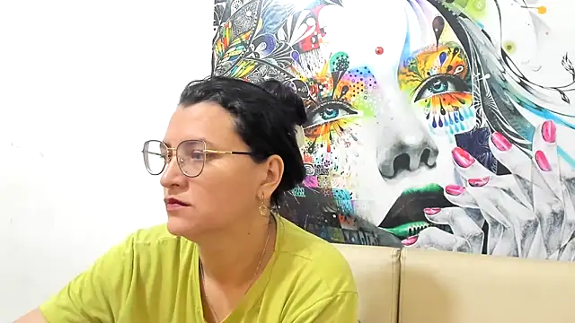 MARILYN GARCIA online show from March 12, 12:30 pm