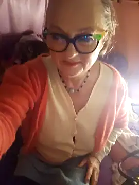 MucMilf59 online show from September 26, 8:17 pm