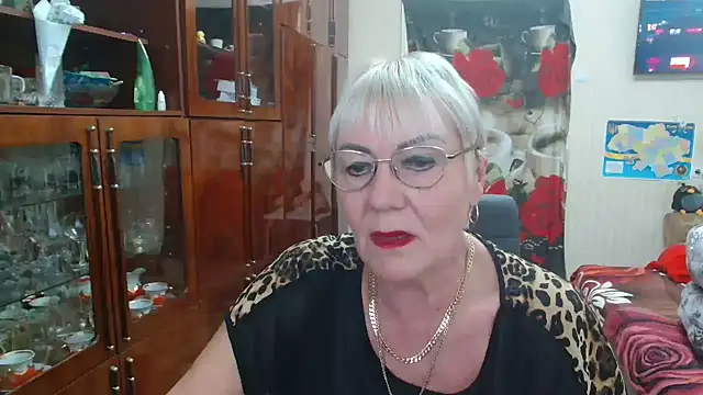 JenaCheim online show from November 6, 6:30 am