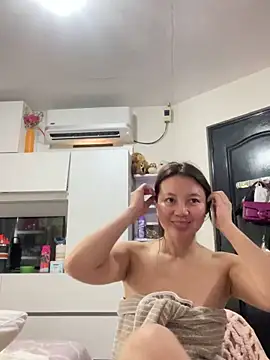 Snapshot of asianmystery203 chatting on October 1, 1:54 am asianmystery203 online show from October 1, 1:54 am