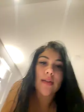Snapshot of adrianalobo chatting on October 11, 1:32 am adrianalobo online show from October 11, 1:32 am