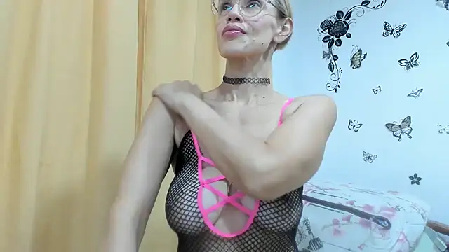 jennifersmit1 online show from November 11, 4:37 pm