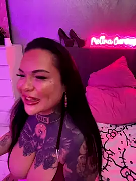 Snapshot of _MelinaCurves_ chatting on October 11, 9:28 pm MelinaCurves online show from October 11, 9:28 pm