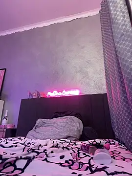 Snapshot of _MelinaCurves_ chatting on September 21, 9:02 pm MelinaCurves online show from September 21, 9:02 pm