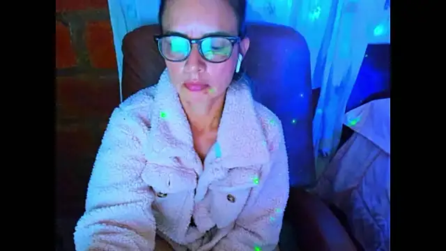 BrianaGarner online show from June 12, 3:03 am