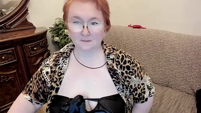 leiamillersonn online show from November 14, 4:40 pm