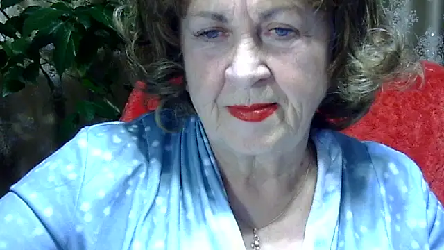 Emma52610 online show from December 4, 6:19 pm