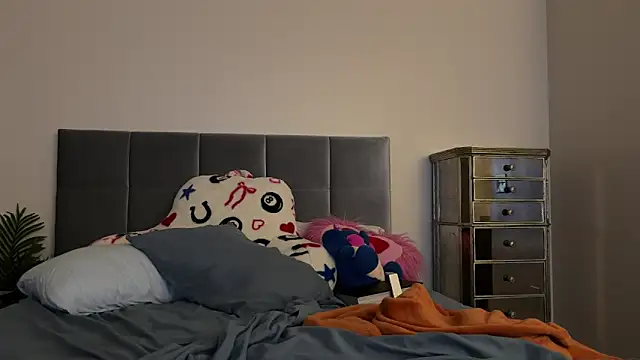 airgeadx online show from December 21, 2:05 am