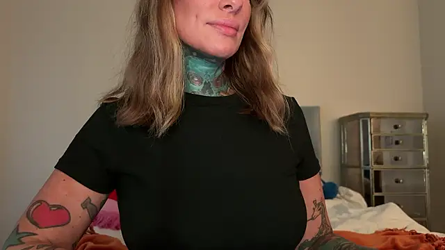 airgeadx online show from March 11, 10:01 pm