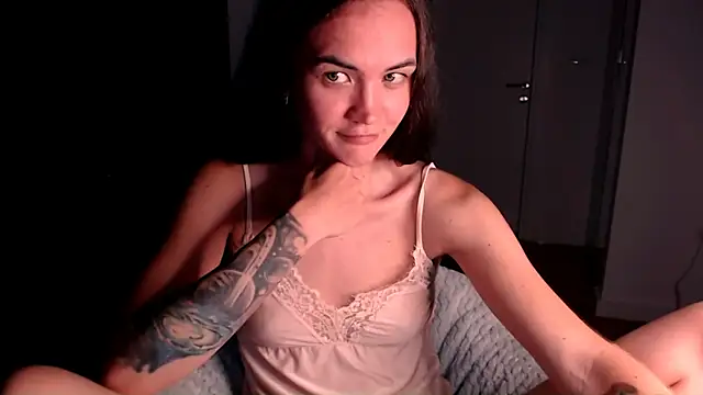 EvelynGG online show from June 20, 10:35 pm