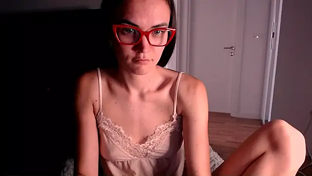 EvelynGG online show from June 26, 10:05 am