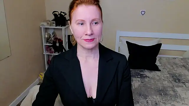 FoxySophia online show from October 2, 3:55 am