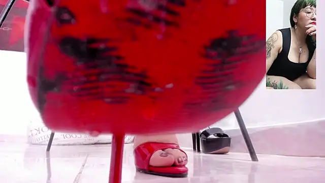 MeGoddesSara online show from December 19, 3:54 am