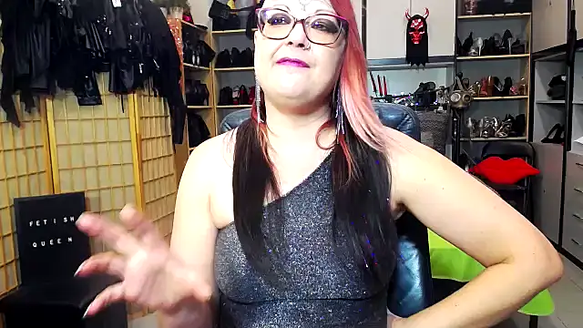 LindaDaemonX online show from January 18, 10:55 am