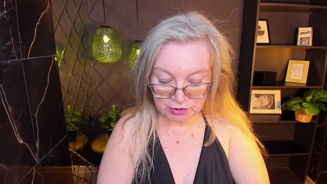 NataliMellow online show from April 18, 7:07 pm