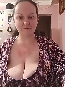 BustyLadyAlma online show from January 10, 6:51 am