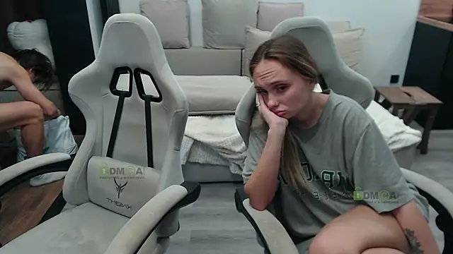 Sunny-Girl1 online show from November 20, 8:15 am