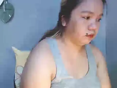 ambersmile online show from April 20, 11:30 pm