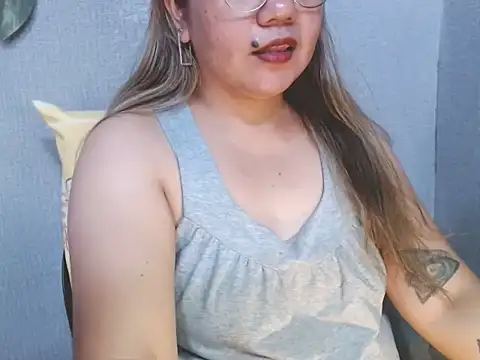 ambersmile online show from April 21, 1:42 am