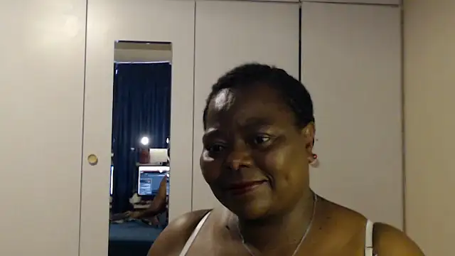 MatureBoobsDiva online show from November 1, 2:43 pm