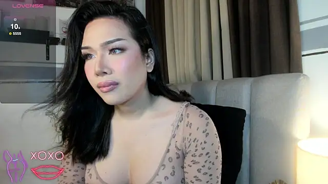 VictoriaWintour online show from October 21, 10:08 am