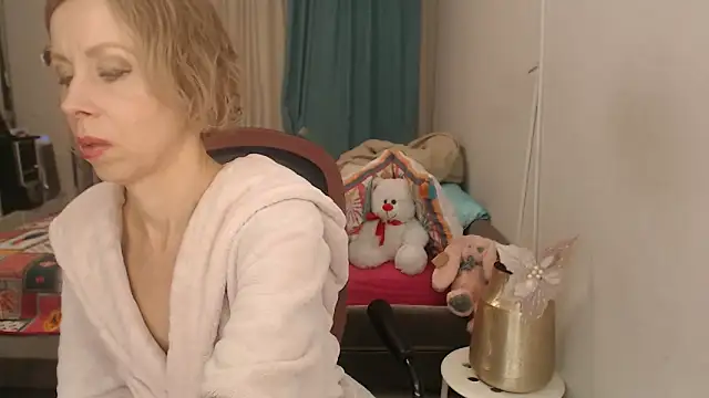 LuxuryNika online show from March 13, 7:48 pm