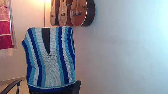 Snapshot of Smoke_trip_Alicia chatting on October 19, 4:03 am Smoke trip Alicia online show from October 19, 4:03 am