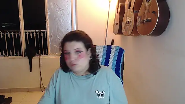 Snapshot of Smoke_trip_Alicia chatting on October 15, 4:37 am Smoke trip Alicia online show from October 15, 4:37 am