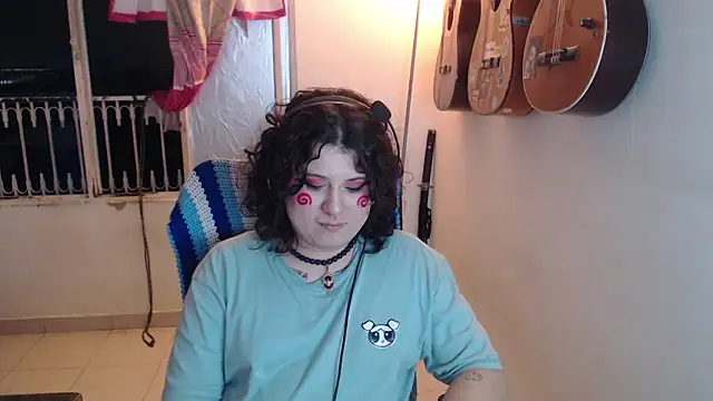Snapshot of Smoke_trip_Alicia chatting on October 16, 4:48 am Smoke trip Alicia online show from October 16, 4:48 am