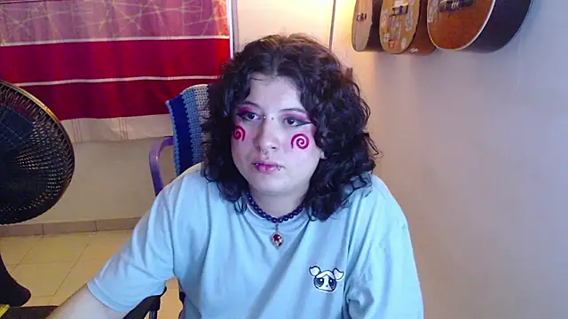 Snapshot of Smoke_trip_Alicia chatting on October 12, 6:16 am Smoke trip Alicia online show from October 12, 6:16 am