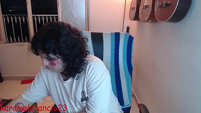 Snapshot of Smoke_trip_Alicia chatting on October 7, 4:28 am Smoke trip Alicia online show from October 7, 4:28 am