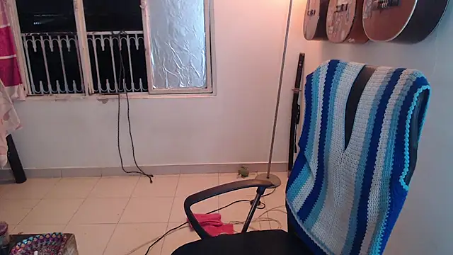 Snapshot of Smoke_trip_Alicia chatting on October 14, 3:31 am Smoke trip Alicia online show from October 14, 3:31 am