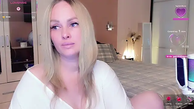 Libby Nora online show from November 14, 10:37 am