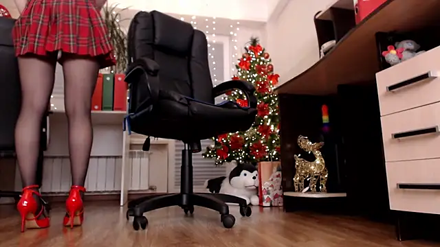 CassieDonald online show from December 21, 1:37 pm